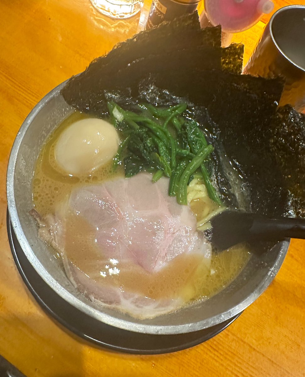 mj23962585's tweet photo. 推し❣️❣️🍜＆🍚

＃横浜 ＃家系ラーメン ＃自家製麺
＃ちょうど良いセット ＃ライスゲット
＃カスタムライス ＃店炊き ＃鶴一屋neo https://t.co/ONRAdwKzHY