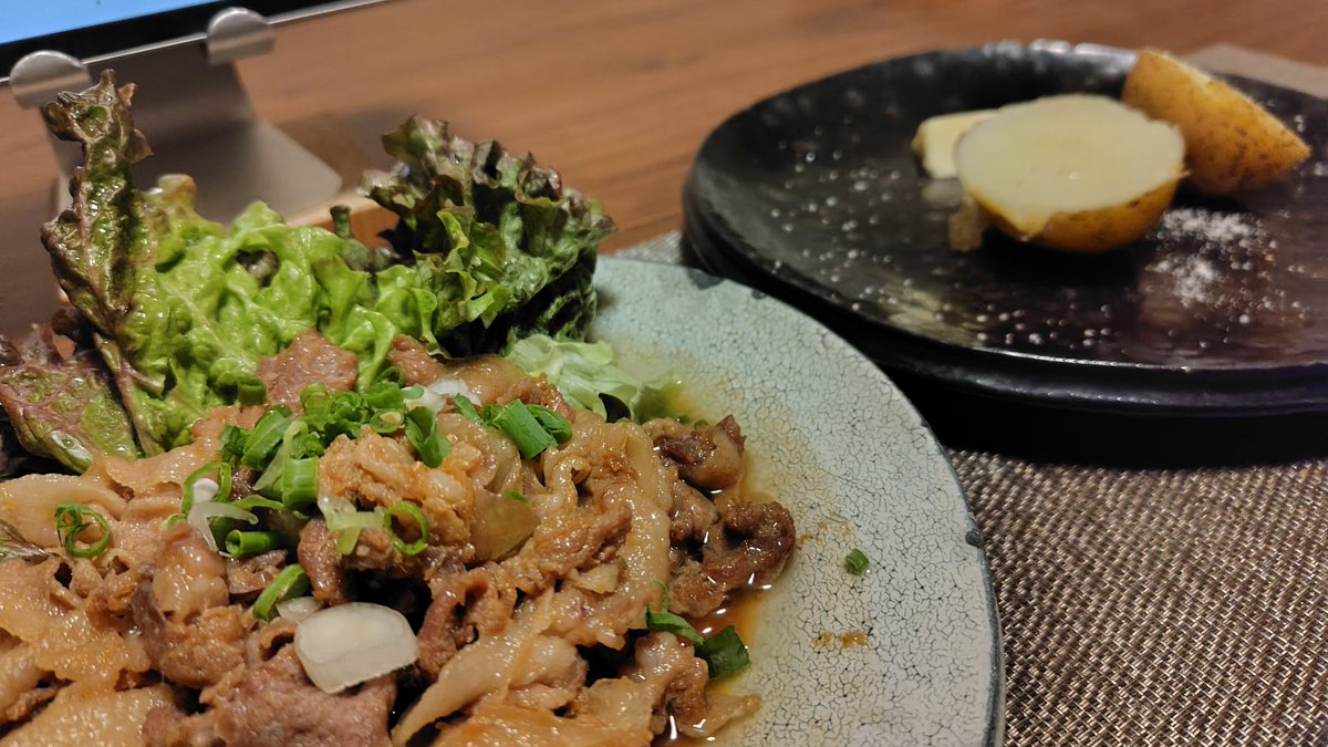 happycooktv's tweet photo. しょうがやき＆じゃがバタだ https://t.co/U9FpNsp7ix