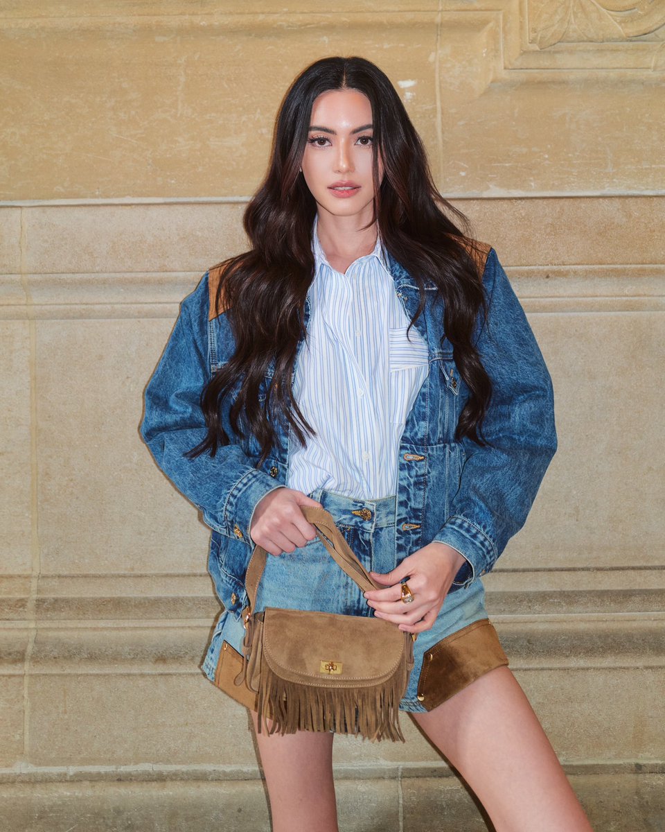 Mother is the prettiest 🥹🩵
#davikah #sandro