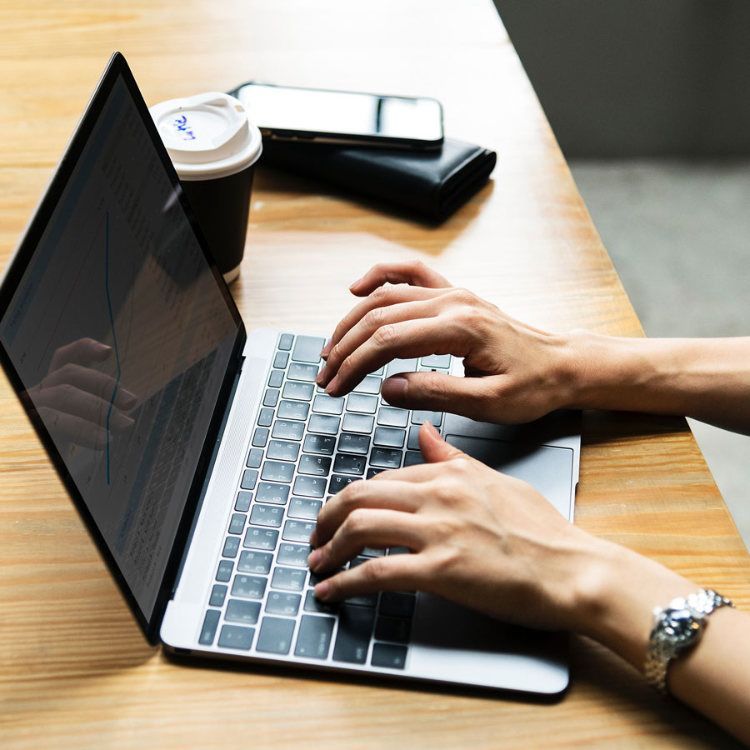 assetsure's tweet image. Quick quotes, instant cover! ⚡ Protect your valuable items with just a few clicks. Helpful UK staff available until 7pm weekdays. assetsure.com #InstantCover #InsuranceQuote #ValueProtection