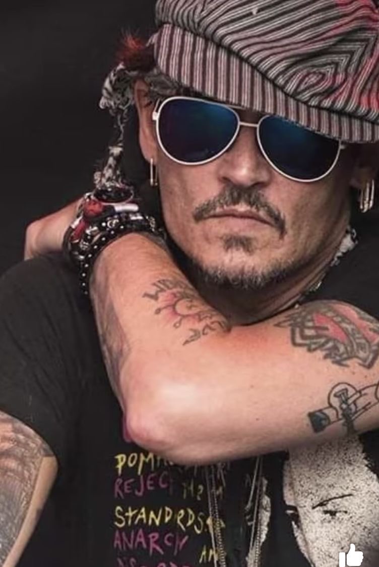 Johnny Depp tweet media