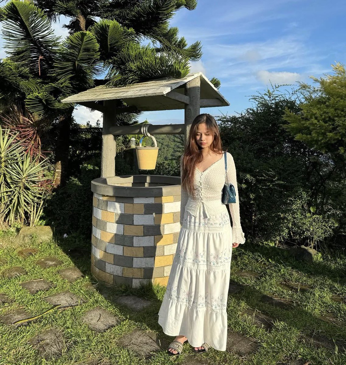 ❦. 🪭 tweet media