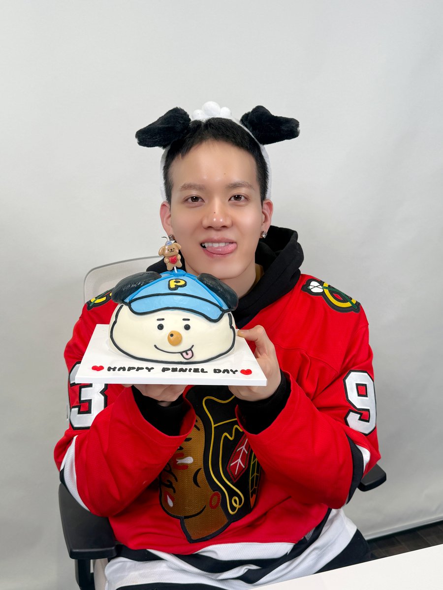 [📸]

쁘니 생일을 진심으로 축하해 준 멜로디 고맙다멍!
멜로디의 진심을 쁘니는 다 알아들었고
그래서 매일을 사랑 가득으로 채워주고 싶다고 해요😘
쁘니가 멜로디를 너무 사랑해… 🫶

#비투비 #BTOB
#프니엘 #PENIEL
#HAPPY_PENIEL_DAY
<a href="/PenielShin/">🙃NIHS ˥ƎINƎԀ🙃</a>