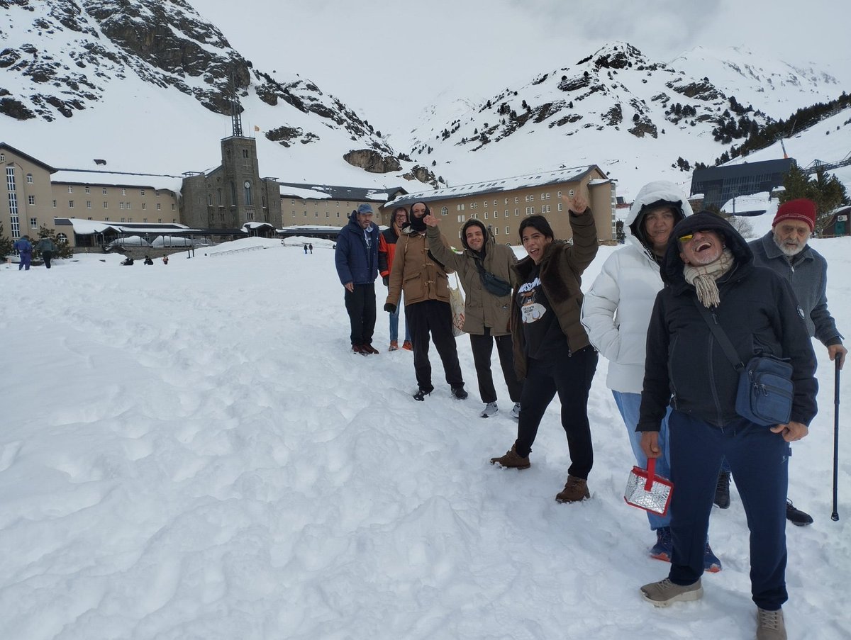 Fundació Acollida i Esperança tweet media