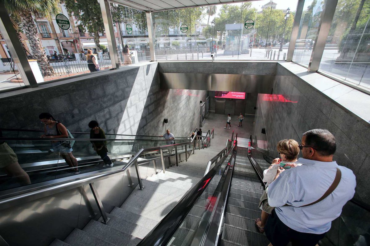 Metro de Sevilla informa del funcionamiento de ascensores y escaleras mecánicas en tiempo real

juntadeandalucia.es/organismos/fom…