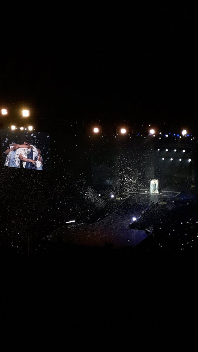 beomryz's tweet photo. So grateful that i got to see you again after 3 years, my five. Pls balik kayo agad 🥹 i will pilit again na makapunta 🫶 https://t.co/C1VLAFU4Su