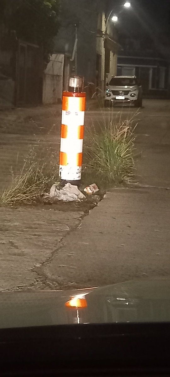 Acá se ve q estamos en guerra hace años y sin personal de mantenimiento.

Más allá de la propaganda lo q rescato ES Q SE PUEDE ARREGLAR RAPIDO, xq acá estamos MESES para arreglar un pozo? Ehhhh!!!!