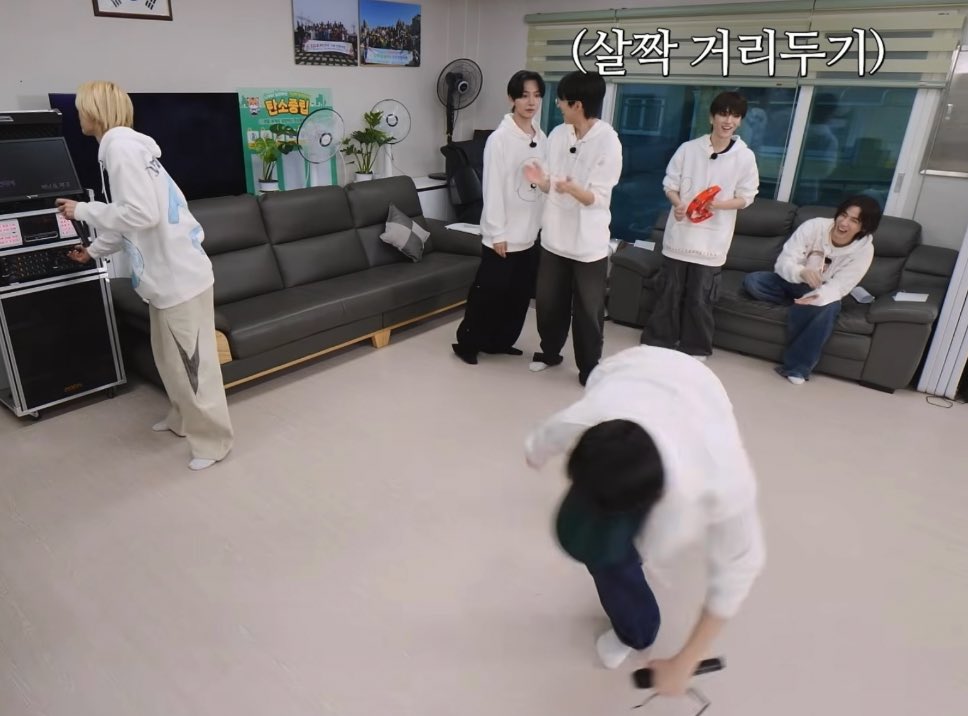 히지 tweet media