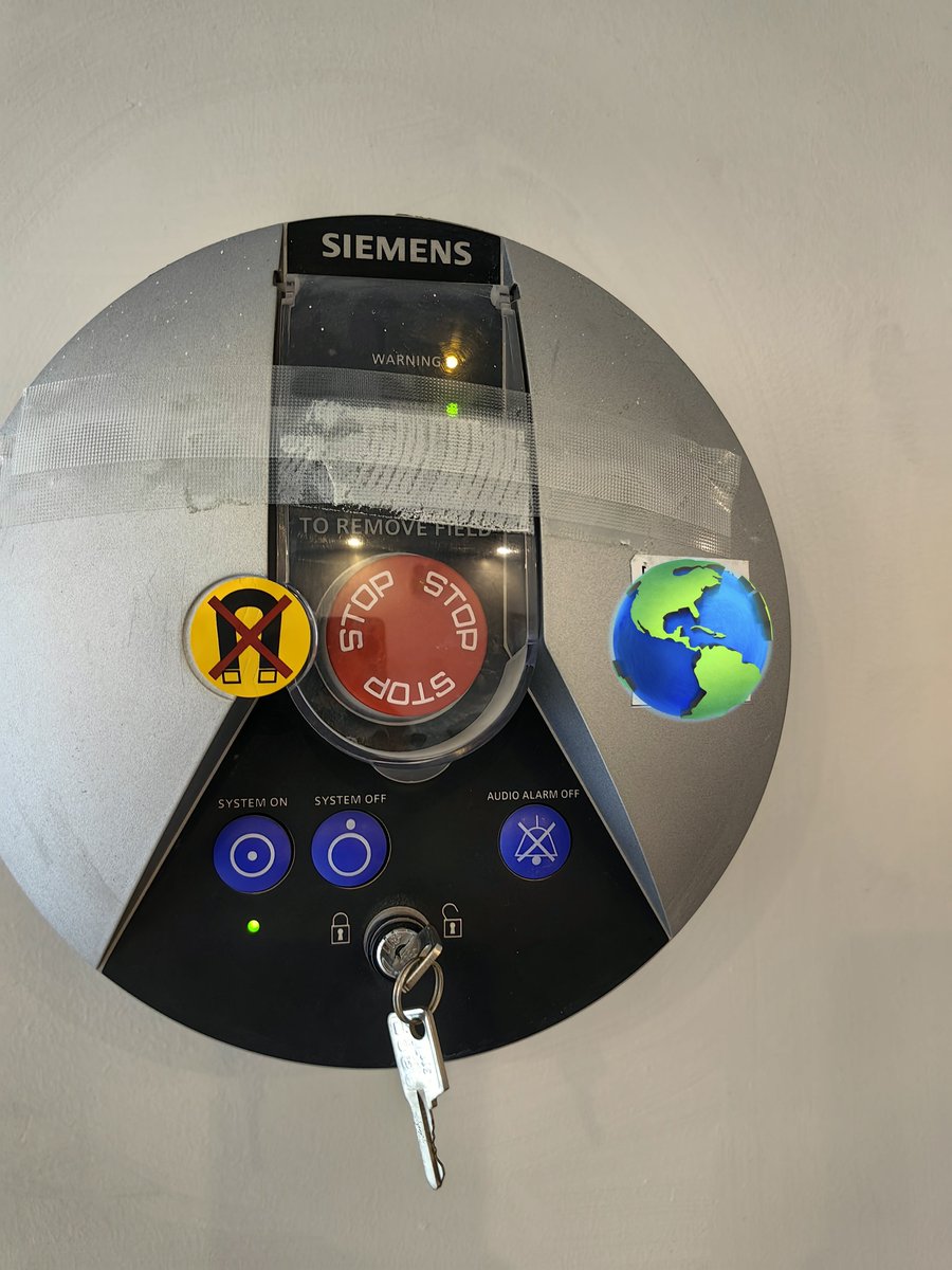 المُعلا☢🎓 tweet media