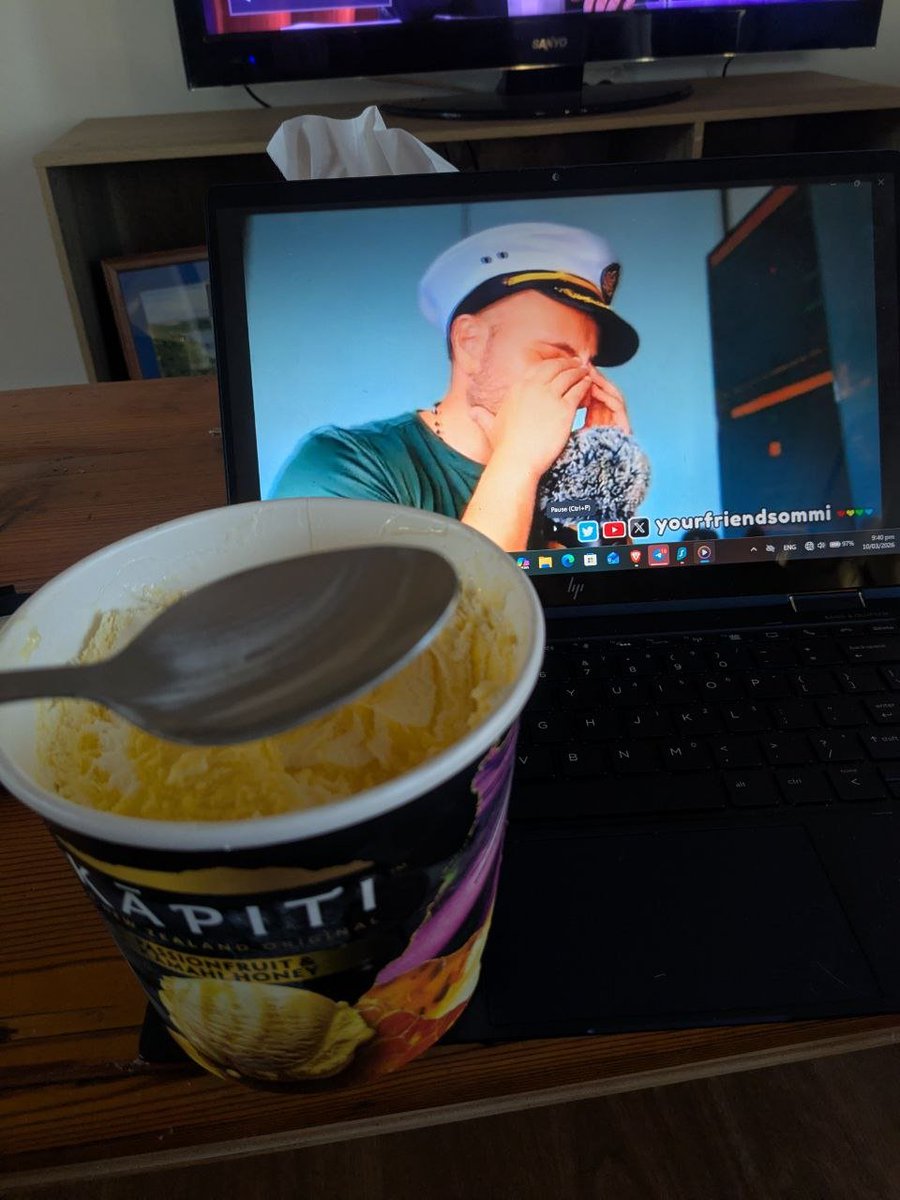 yourfriendSOMMI ❤️💛💚💙 tweet media