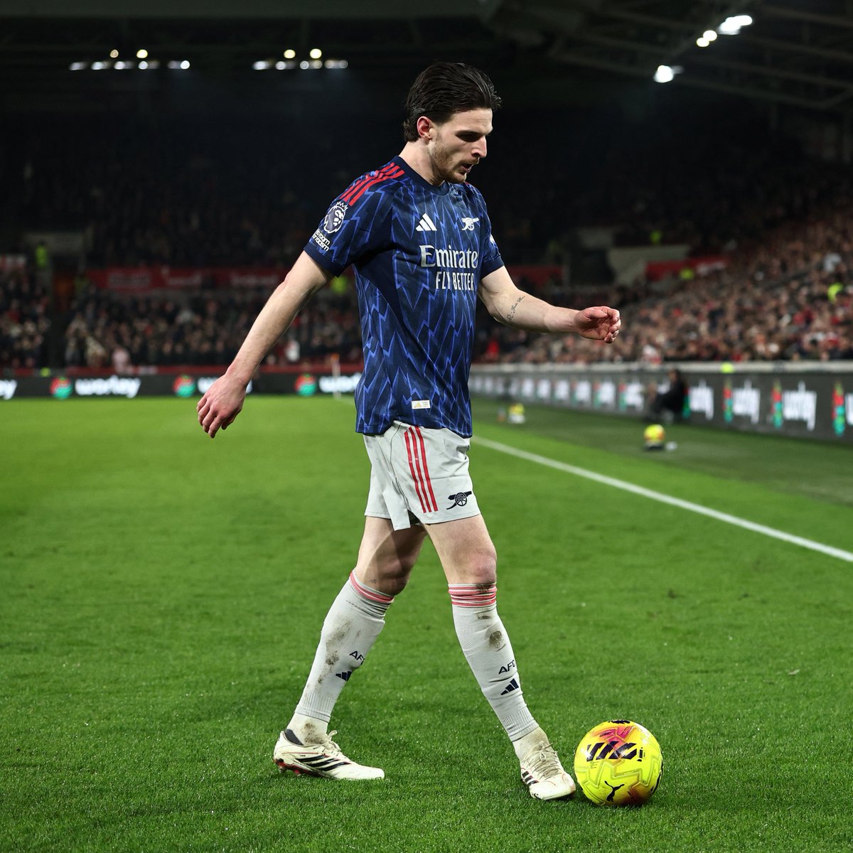 Declan Rice: "Olay sadece bir korner kullanıp birinin kafayı vurmasından ibaret değil. İşin arkasında büyük bir emek yatıyor. Uygulama, zamanlama ve planladığımız her şeyin gol atmamız için kusursuz işlemesi gerekiyor. Bu sezon bunu birçok kez başardık. Duran toplar üzerine