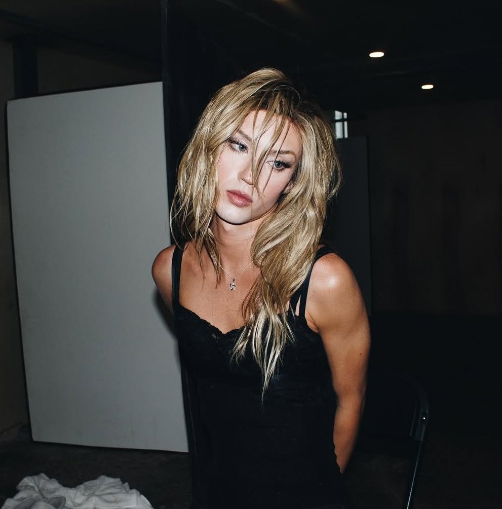 Info Troye tweet media