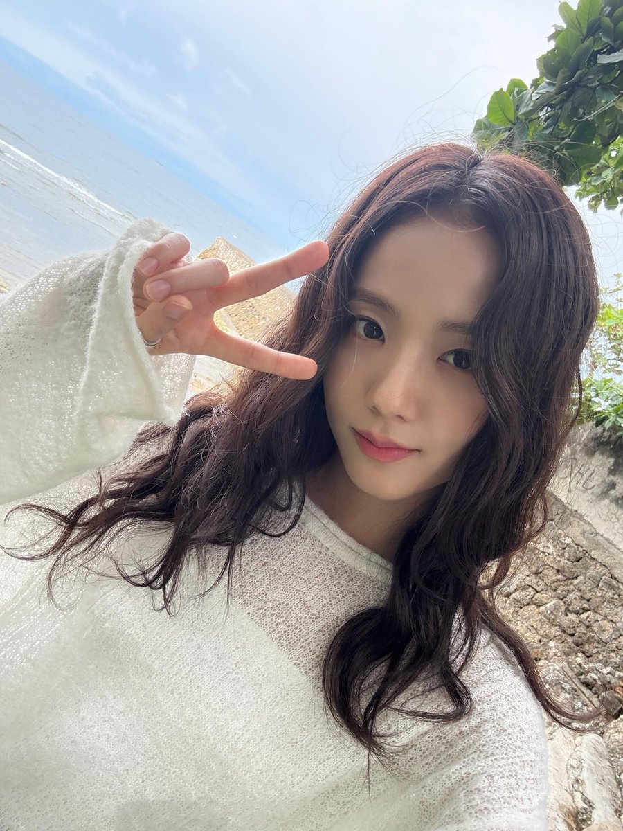 blckpinkpic's tweet photo. JISOO IG UPDATE https://t.co/I2akKwCdMu