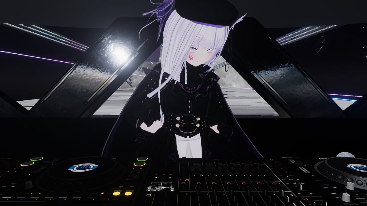YAMADA_VRCHAT's tweet photo. このあいだのクラブムーンホッパーのDJさん
延長１４分の表くらいDJしてました！
こういうイベントも楽しいVRCでした。 https://t.co/55Prj2mPB5