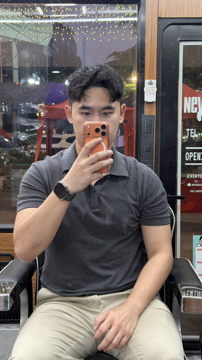 Guythitiphat's tweet photo. ตัดผมละ https://t.co/UmriCPiref