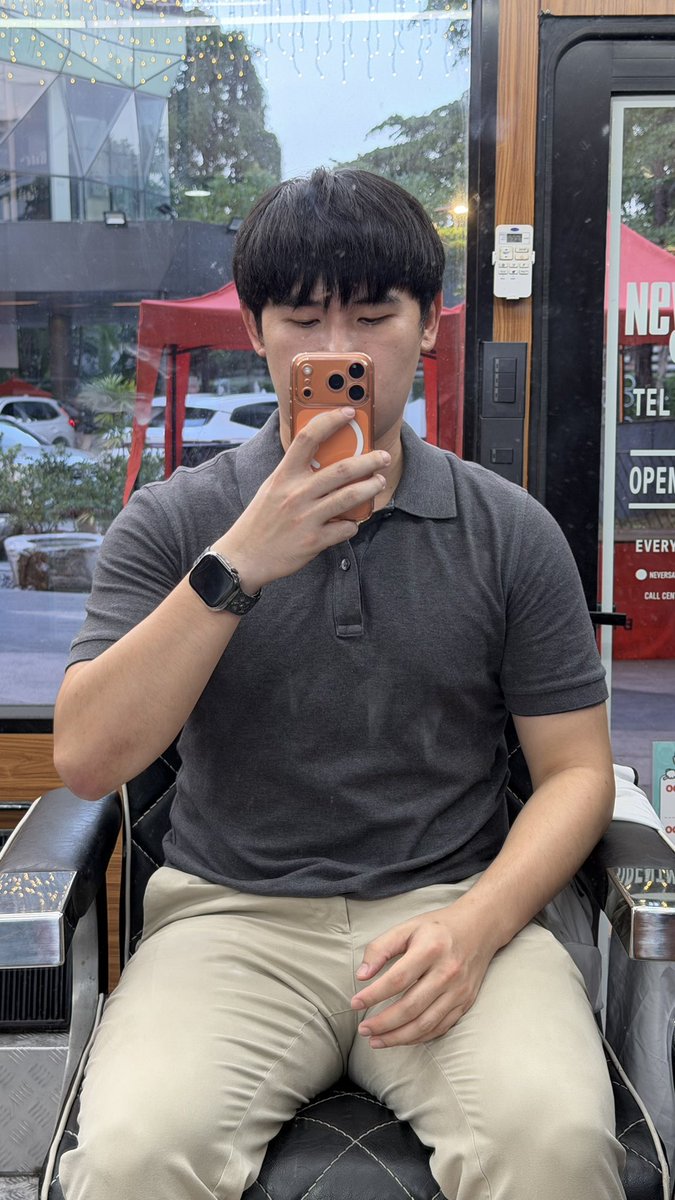 Guythitiphat's tweet photo. ตัดผมละ https://t.co/UmriCPiref