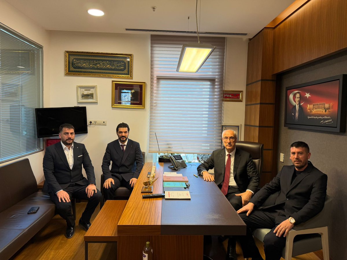 📍TBMM

Bingöl Şoförler ve Otomobilciler Odası Başkanı Sn. Selahattin ALPARSLAN ile Başkan Yardımcıları Zahit KAYA ve Nurettin BABÜR kardeşlerim Gazi Meclisimizde bizleri ziyaret ettiler.

Nazik ziyaretleri vesilesiyle Bingöl’ümüzün şoför esnafının talep ve beklentileri üzerine