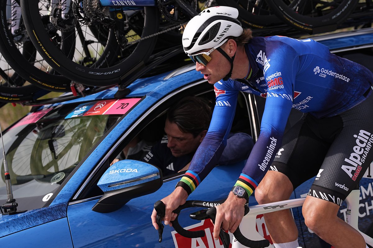 🇳🇱 The amount of aura, gahdamn.  

#TirrenoAdriatico <a href="/CA_Ita/">Crédit Agricole Italia</a>