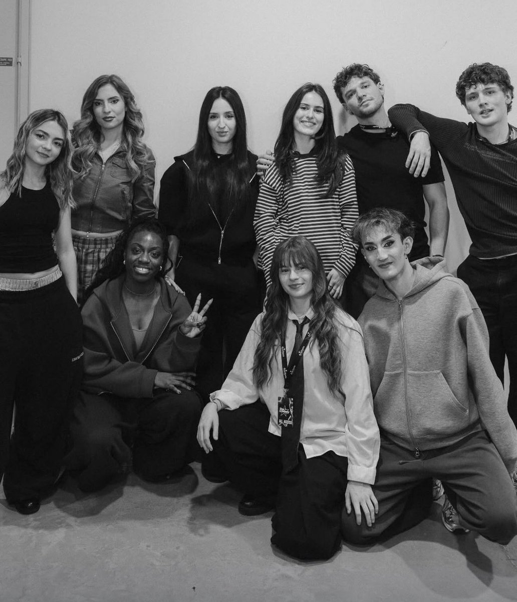 NinaTLGnocchi's tweet photo. je vois défiler dans ma TL des choses qui ne me plaisent pas, je ne vais pas m’attarder dessus, ça n’avance à rien. Par contre je tiens à féliciter les 9 artistes, tous les danseurs, le staff… pour le travail extraordinaire qu’ils font ! ♥️Bravo &amp; merci pour tout ♥️
#staracademy https://t.co/1KUHIzZHgg