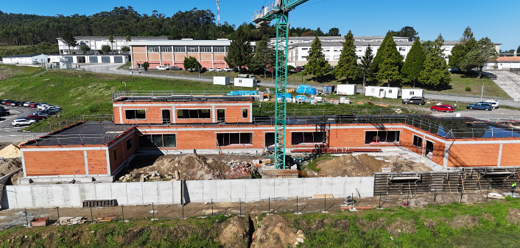 IGE_ET's tweet photo. La #IGE sigue adelante con el desarrollo del plan de guarderías.  Se trabaja en el Centro de Educación Infantil de la Base General Morillo, en #Pontevendra. 
Un proyecto del @EjercitoTierra que dispondrá de 82 plazas, 6 aulas y una cocina. #Somostuapoyo https://t.co/crMtlutysS