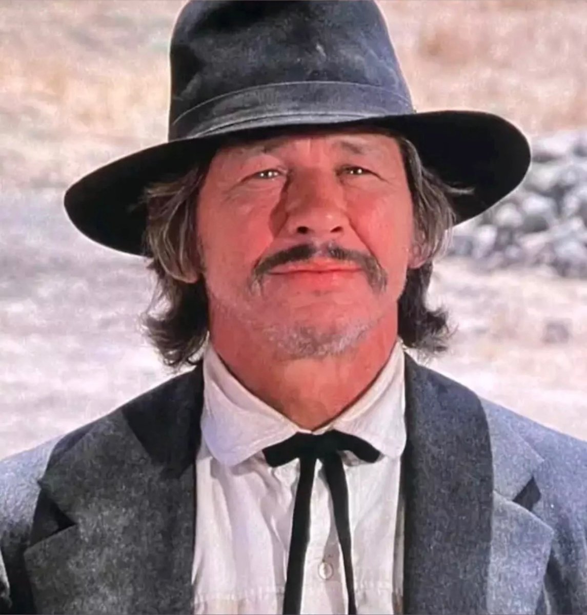 BronsonCON tweet media