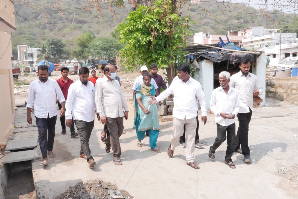 MC_Mahabubnagar's tweet photo. As part of the #PrajapalanaPragatiPranalika under #99DaysActionPlan program, a special sanitation drive 🧹♻️ was conducted today in Wards 23, 49, 51, 26, 14 & 35 under the #Mahabubnagar Municipal Corporation. 

The drive was carried out in the presence of the Hon’ble Mayor @GummalaMamtha garu, @MC_Mahabubnagar - Ramanjula Reddy garu, ward corporators, municipal staff & 120+ dedicated volunteers🤝

Together they actively participated in cleaning public areas and spreading awareness on maintaining hygiene & #sanitation. This initiative reflects the commitment of the administration and citizens towards #sustainable_Mahabubnagar 🌿🏙️

#SanitationDrive #CleanMahabubnagar #SwachhMahabubnagar #swachhsurvekshan2025 #TelanganaRising2047 #PublicGovernance #TelanganaDevelopment
@RoopaMishra77 @SwachhBharatGov @SwachhBharat @MoHUA_India @palamuru @tksreedevi @cdmatelangana @Collector_MBNR @ACLB_MBNR @SBMU_Telangana @ecowarriorind