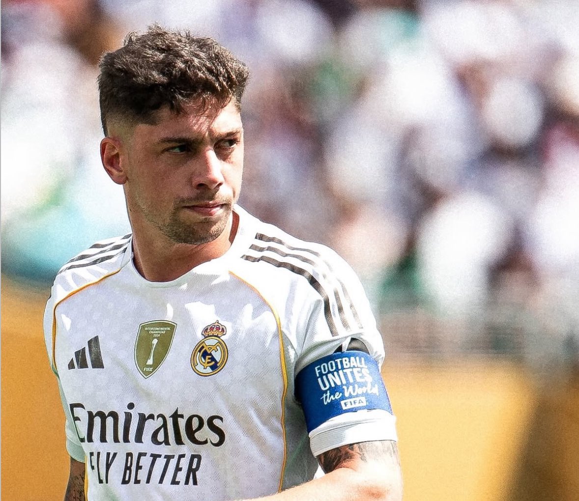 FabrizioRomano's tweet photo. 🚨 Fede Valverde on injuries: “Real Madrid is the best club in the world. The best are here, I fully trust the club’s people”.

“I have everything here. I trust my body to a physiotherapist here and leave all opinions to what he believes”. https://t.co/a3q9kHISJY