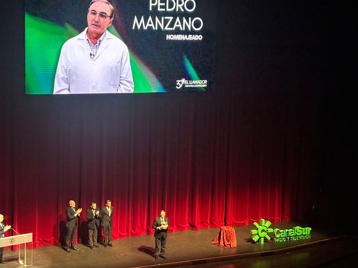 ChicotaEcija's tweet photo. Un año más, nuestra tertulia ha tenido el honor de asistir a la gala de El Llamador de Canal Sur Radio.

Gracias a nuestros amigos de la radio pública de Andalucía, y antiguos pregoneros de nuestra tertulia, por el detalle. 

Una gala espectacular que hemos disfrutado muchísimo. https://t.co/KyBFoiXVEn