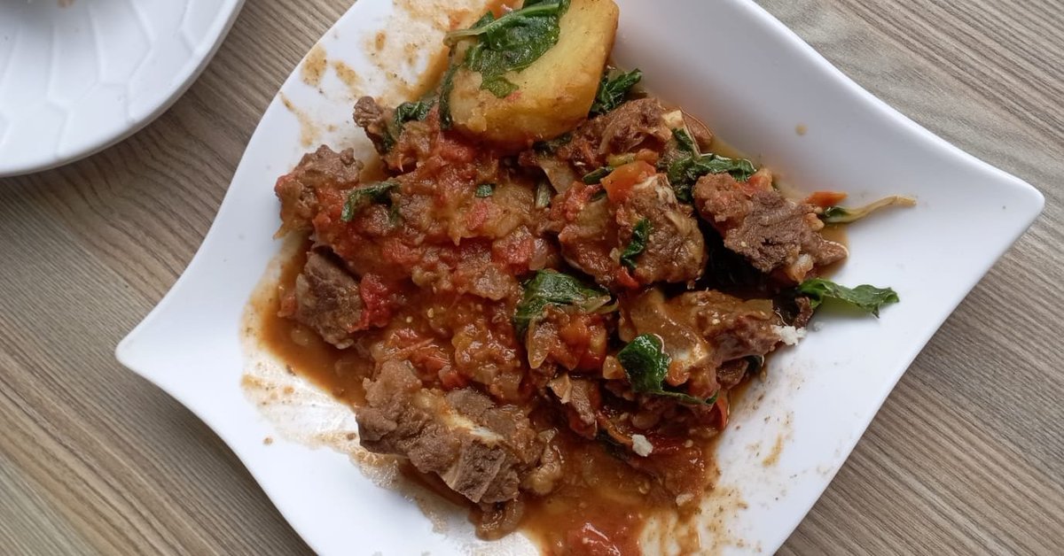 BettKMax's tweet photo. Masaa mbaya 

Nani ako within Ngong nishike Lunch 

📌  Presenter Lounge https://t.co/nGDgKV0oFd
