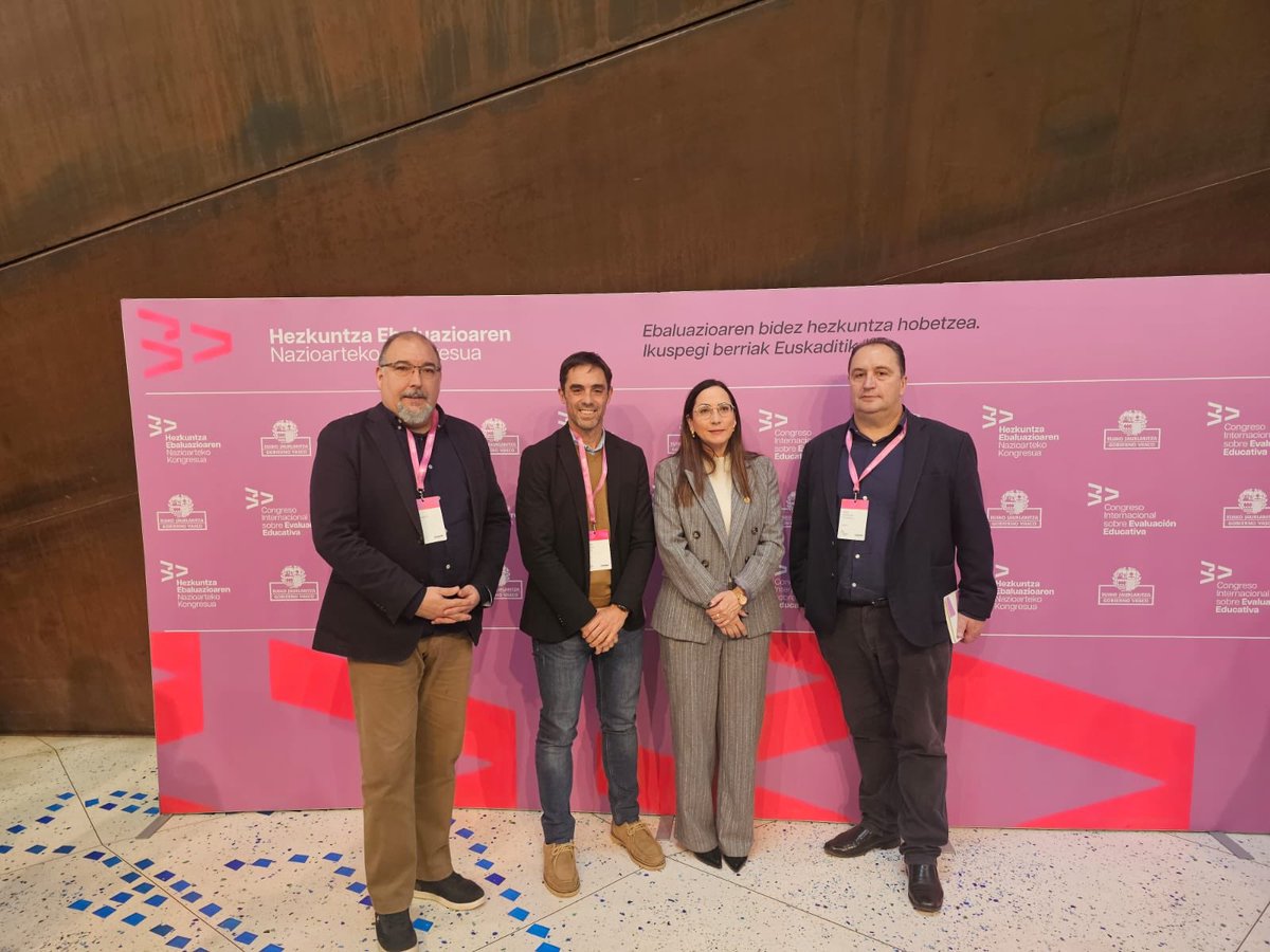 Representantes de Fedeip junto la Consejera de Educación del País Vasco en el Congreso Internacional de Evaluación de Bilbao.
<a href="/heize_fed/">@heizefed</a> <a href="/asadipre/">ASADIPRE</a> <a href="/RmAdeip/">ADEIP-RM</a> <a href="/AEDDEX_/">AEDDEX</a> <a href="/ADIPMA/">Associació de Directors/es de CEIPS de Mallorca</a> <a href="/AdepPVoficial/">AdepPV</a>