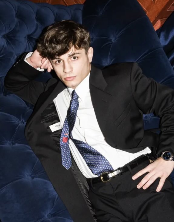 MrRatable tweet media