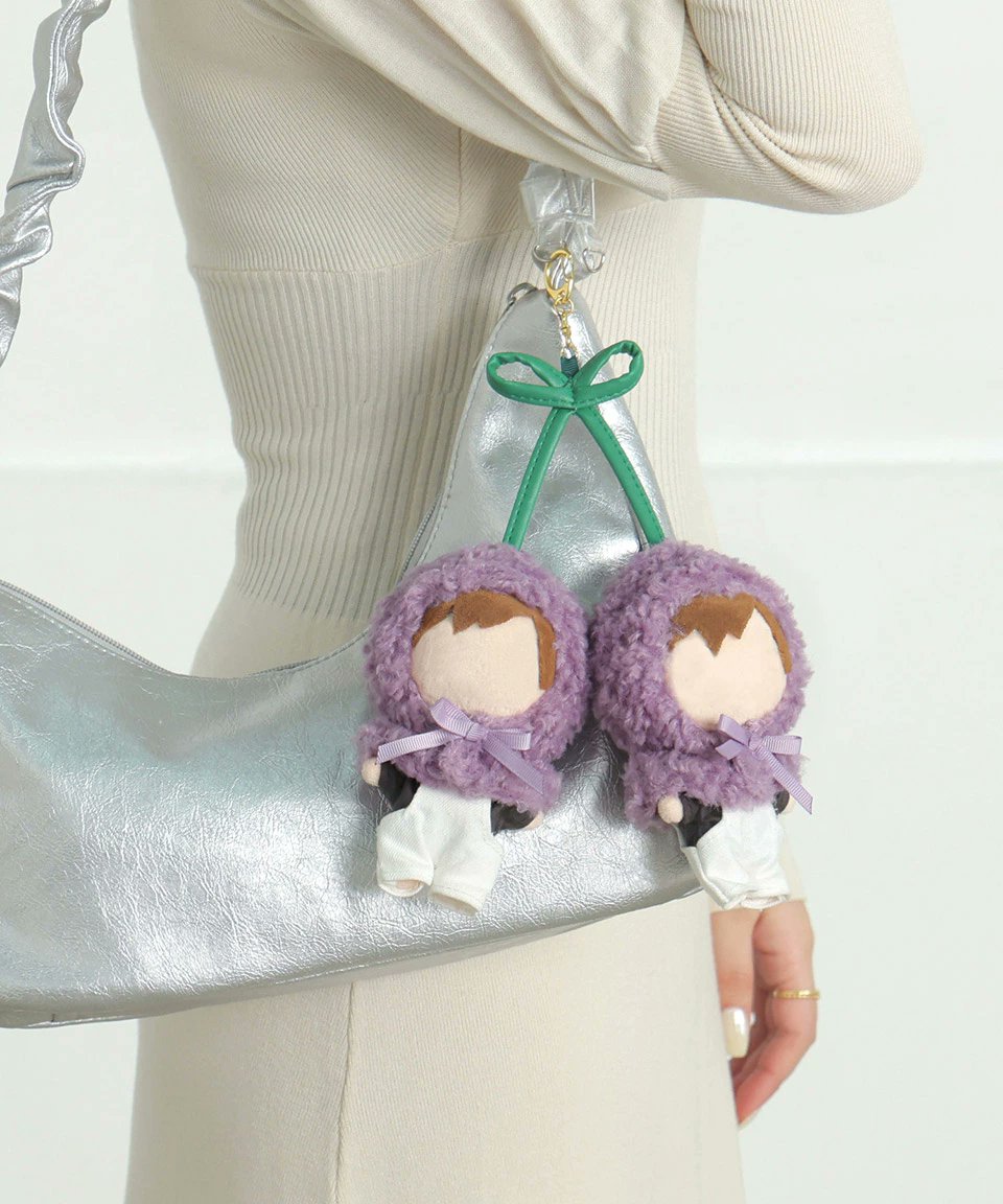 『にこいちぬい服 さくらんぼぬいポンチョ』

2つの推しぬいが同時に可愛く飾れるさくらんぼぬいポンチョキーホルダー🍒
カップリングやケミ、双子などペアで推したい方にぴったり！
10cmぬい推奨サイズです。
goodslog.info/39089/