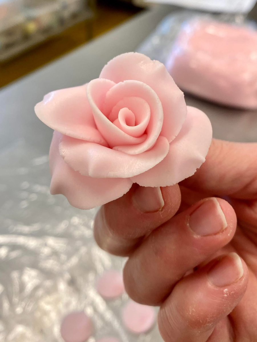 Botham's of Whitby tweet media