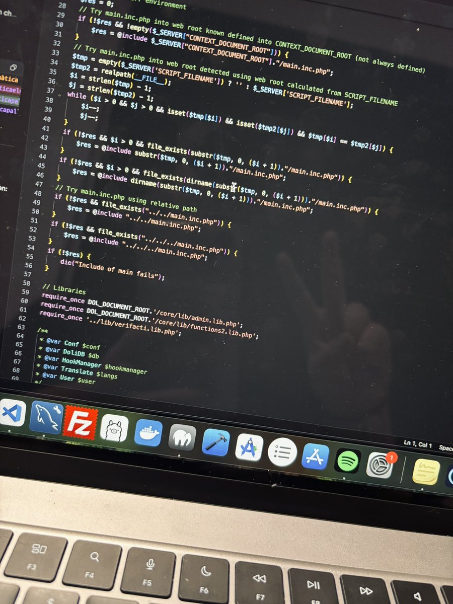 Núria ✨ tweet media