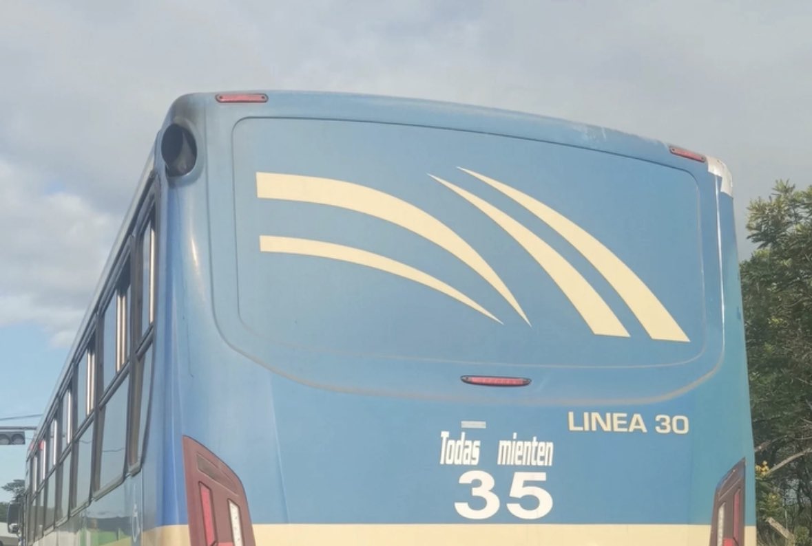 Out of Context Autos Py tweet media