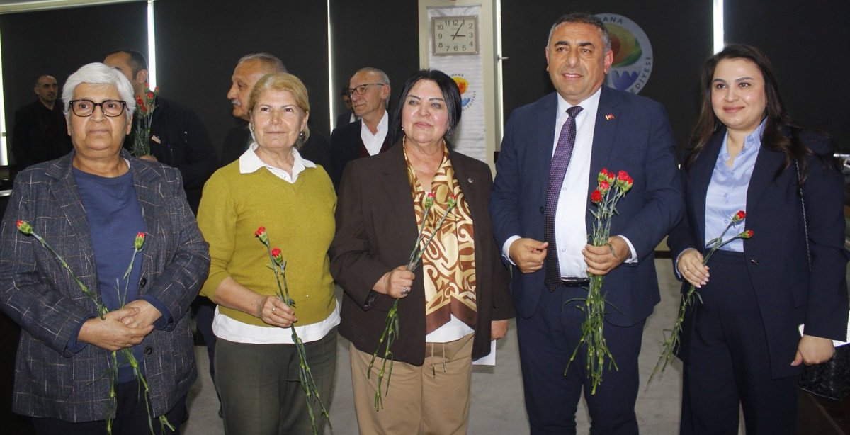 TurkAdana's tweet photo. Buyuksehir Belediye başkanı güngör geçer, seyhan Belediye Başkanı Hasibe akkan, meclis üyeleri huriye dinç ve gizem güneşer ile mecliste kadınlar günü kutlandı https://t.co/d8CJhT8ygE