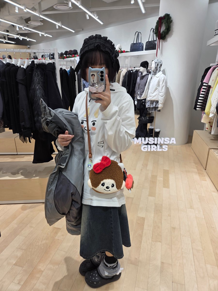ubabaxsunzero's tweet photo. 매일매일 대가리를 꾸미는 중이에요🧔‍♀️🎀

#ootd https://t.co/wMN5GY7FT4