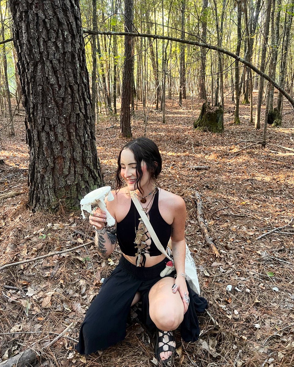 Raven Willow | Sensual Muse tweet media