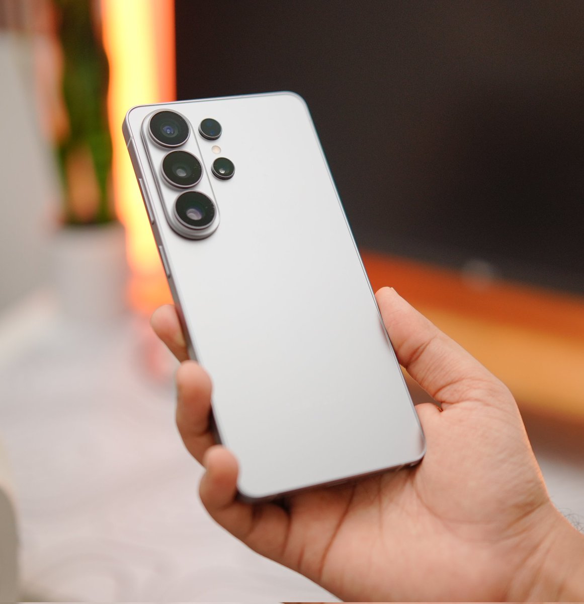 Mr Android FHD tweet media