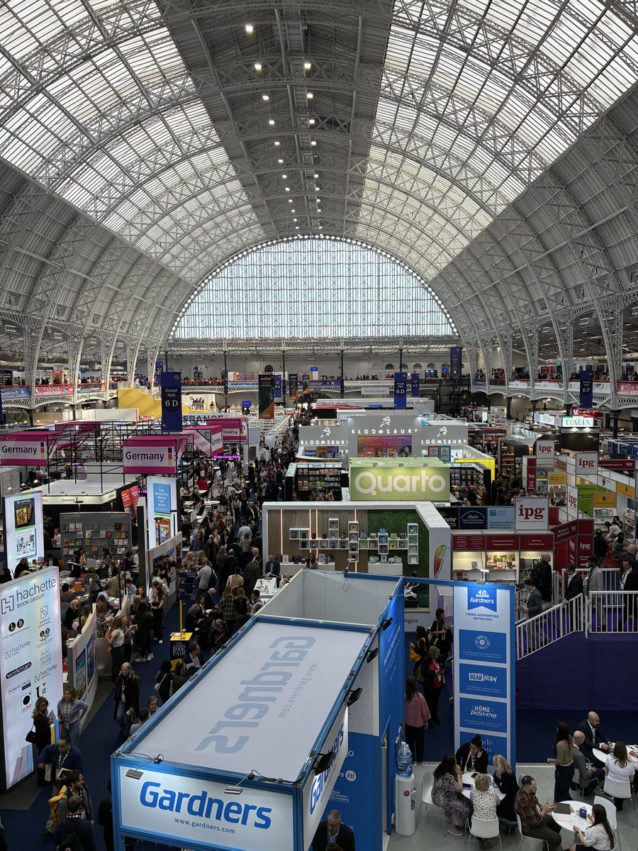 RumordeCorredor's tweet photo. Great buzz today at #LondonBookFair as a visiting author. @LondonBookFair changing attitudes towards AI with content co-creation, strategic management roles, and best practices in the industry are 🔥topics in this hall. #ADiplomatsSon #RumordeCorredor #publishing #technology #stakeholders #LBF