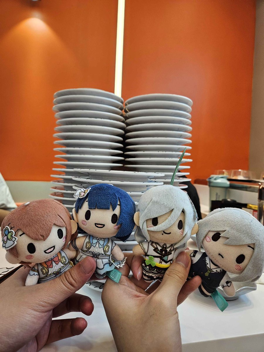 LoserPyuwu's tweet photo. Sbibs had fun with friends today https://t.co/W4ah9VwbZl