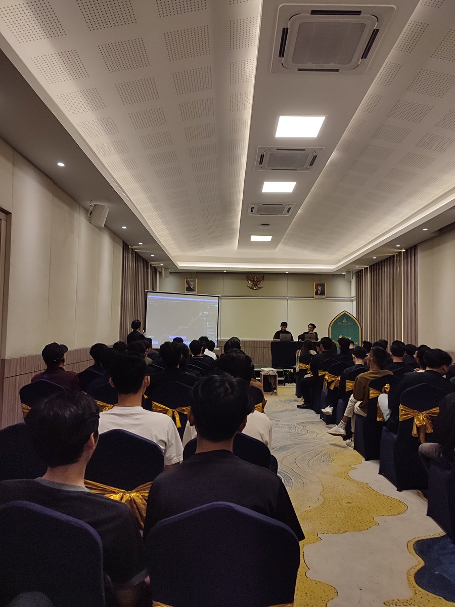 claydyons's tweet photo. Iftar x live trade 

@Moving_03 https://t.co/SoMQxhXmUC