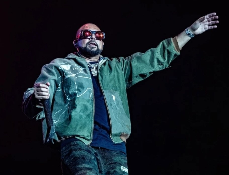 GiggleVibes247's tweet photo. Sean Paul proving the hits never age ๐ฅ
His โTimeless Tourโ is packing arenas across Europe in 2026 โ more than 20 years in the game and still one of dancehallโs biggest global live draws. ๐๐ถ #SeanPaul #Dancehall #TimelessTour https://t.co/QQR6mr78t4