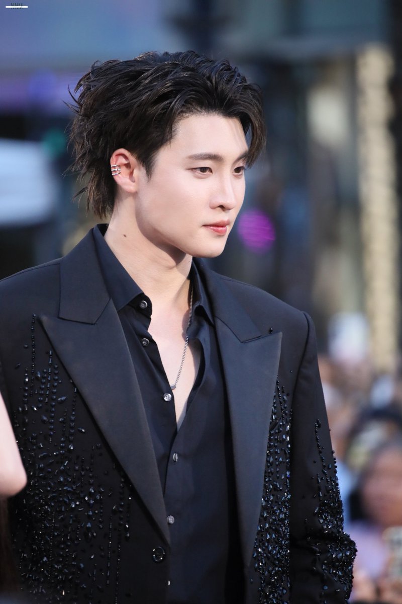 หล่อมากเลย
<a href="/m34nismind/">m34nismind</a>
#MeanPhiravich