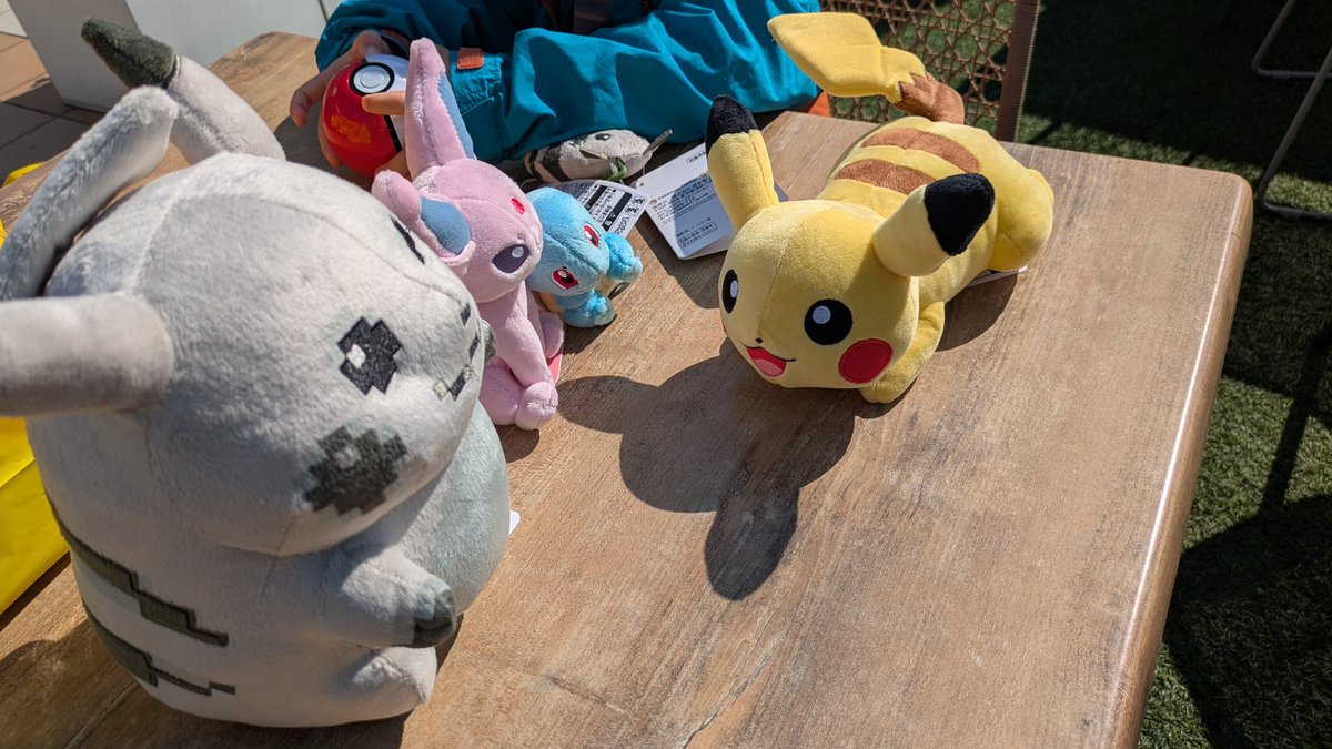 Azu_aozora's tweet photo. 何気なく見せた初期アニポケから、ドハマリして今はピカチュウとサトシになりきって生きている息子⚡️親子世代で楽しめるコンテンツって本当にすごいなぁ。今更ポケモンGO再開すると思わなかったw
#はじまりのピカチュウ https://t.co/yNvc4aOfbQ