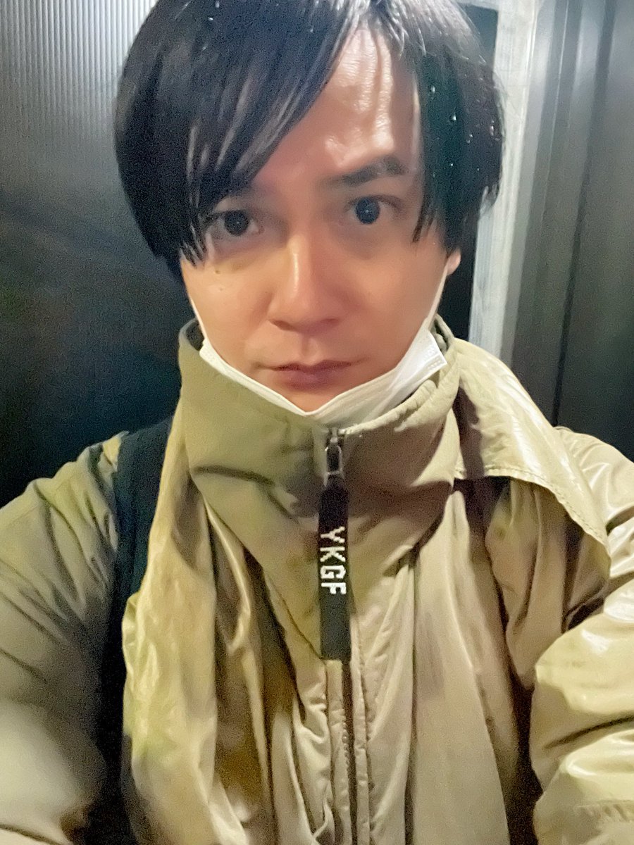 『誰かひとり/回復する人間』夜公演

エネルギーを底に秘めた静かな夜でした。

しかし3月も三分の一が過ぎたのにこの寒さは何なのだ！