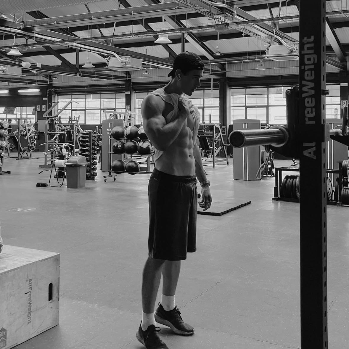 ⠀⠀⠀
⠀⠀⠀
GYMBOX VICTORIA, LONDON. 
MARCH 10, 2026. — 12:25 CET. 

Getting my mood back on track with a good gym session today. Not bad at all, sometimes all it takes is a little sweat, a clear mind, and a bit of discipline to reset everything.
⠀⠀⠀
⠀⠀⠀