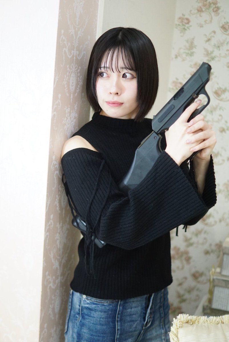 EndGai's tweet image. 武器大好きアイドル #三好杏依 ちゃんに #VP70 (ガスガン)を渡してみら·······
🌟カッコ良かった②🌟
#三好杏依
#アイドル
#InnocentFairy