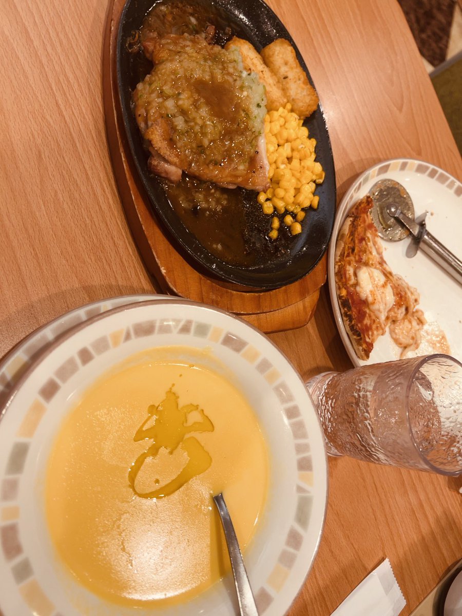 masaaki_az's tweet photo. 遅い時間に食べちゃったけど
まあいいや笑
今日も絶好調です😁 https://t.co/zxHuFOeiJ8