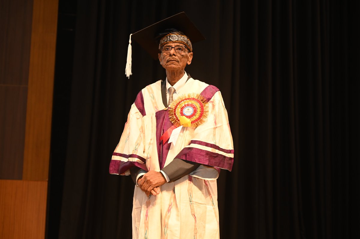 OdishaUniversi1's tweet photo. On the occasion of 41st Convocation of OUAT, Honorary Doctorate Degrees were conferred upon Dr. Mangi Lal Jat, Secy., DARE &amp; DG, ICAR &amp; Prof. Satya Ranjan Das, distinguished rice scientist in recognition of their outstanding contributions to agricultural science.  #Convocation26 https://t.co/9eSxP14KfN